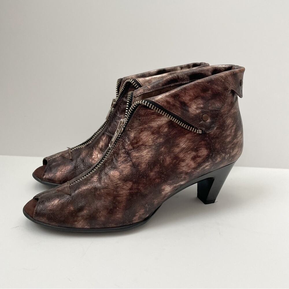 Helle Comfort Brown Booties Metallic Zipper Accent
